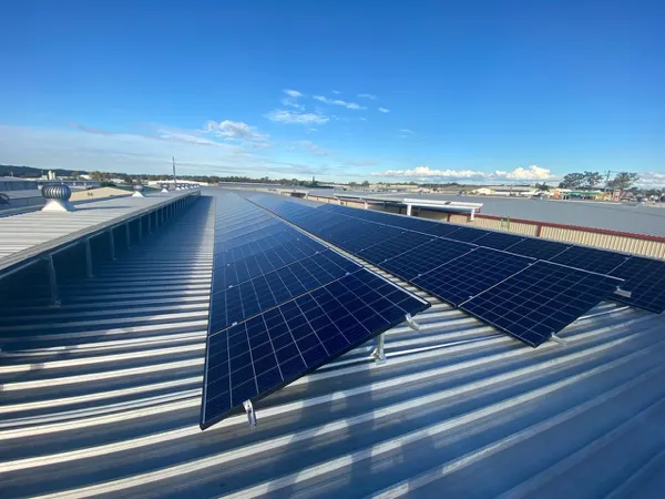 Nice photo of a large scale solar power system from the Australian Enviro Projects Facebook page.