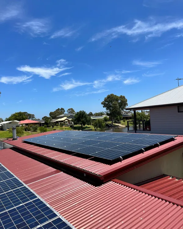 6.6kW solar power system installation at Murray Bridge SA.