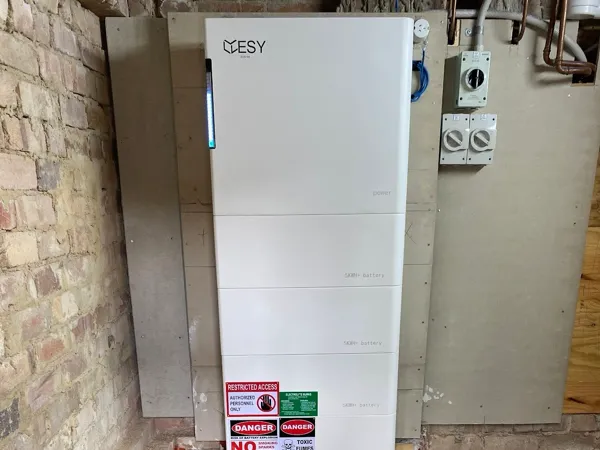 ESY Sunhome battery installation.