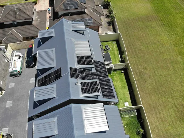 Holmes solar power system installation.