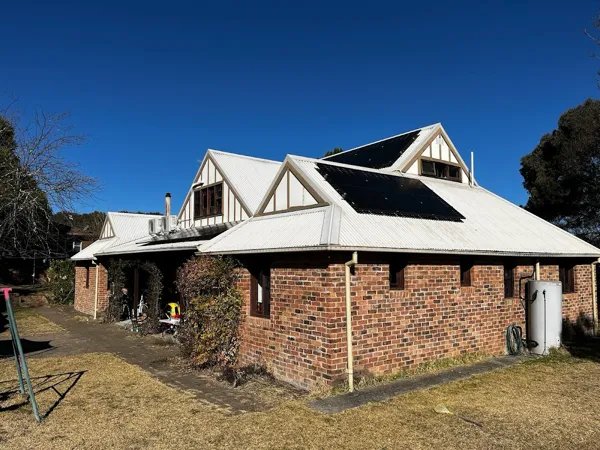 Home solar power system image from New England Solar Power's Google Maps review.