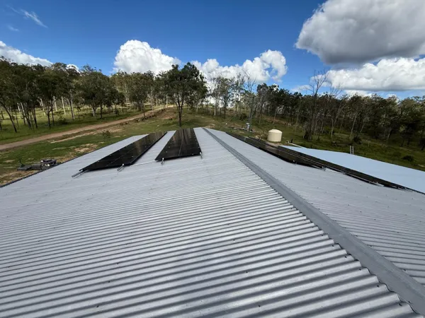 Solar power system with Jinko Solar panels and a robust GoodWe battery in Monto QLD 4630.