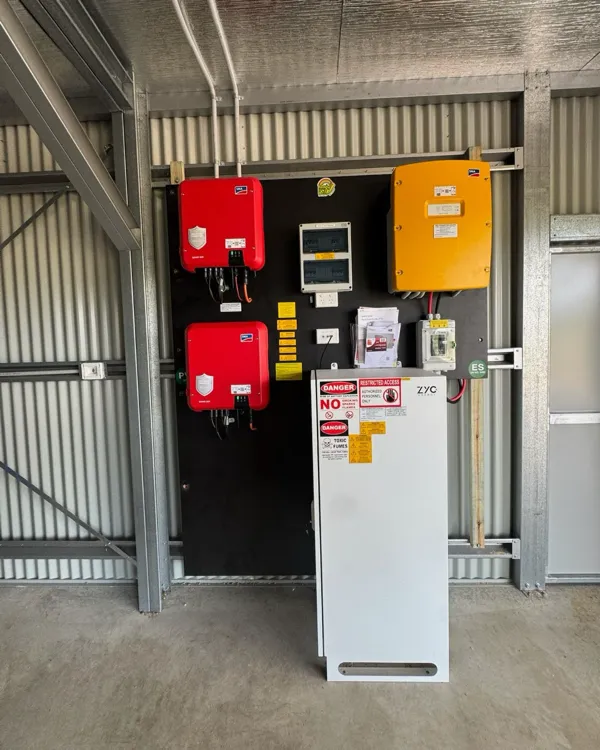 Solar power system image from Rainbow Power Company's Google Maps page.