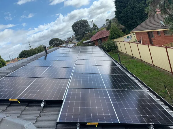 7.8kW solar system Jinko 415watt panels and 6kW SMA inverter. Image from Ultimate Solar Energy's Facebook page.